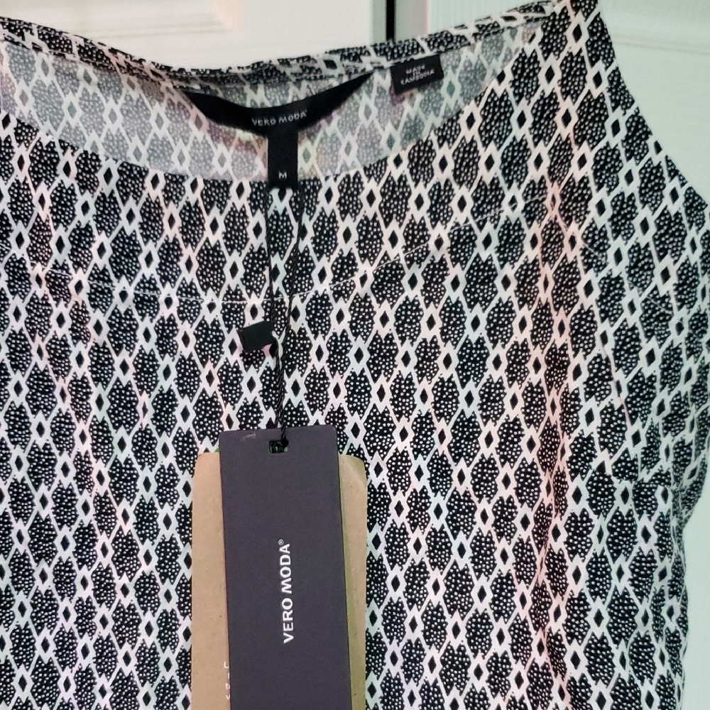 Vero Moda Black and White Patterned Camisole - Picture 2 of 4